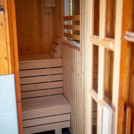 Apartman Apartmanhaz *