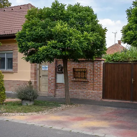 Apartmanhaz Apartment