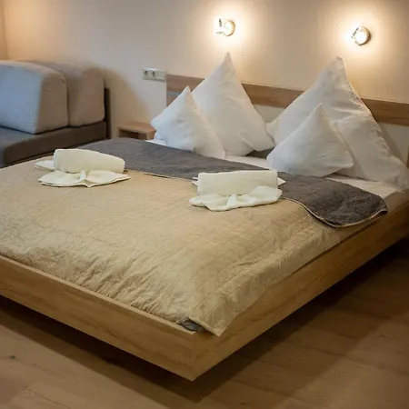 Apartmanhaz *
