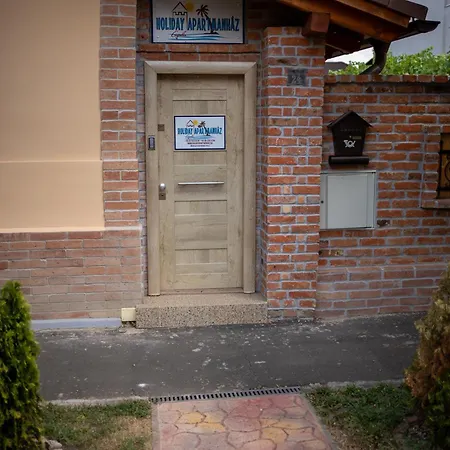 Apartmanhaz * Gyula