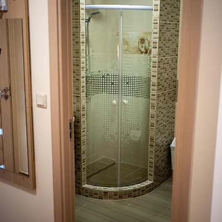 Apartmanhaz * Gyula