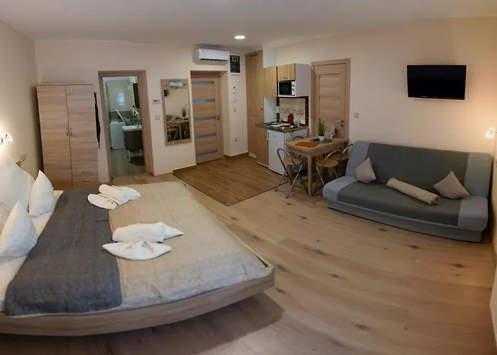 Apartmanhaz *